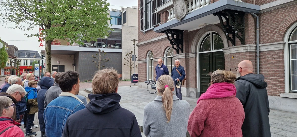 Bevrijdingswandeling start Oude Raadhuis Barneveld