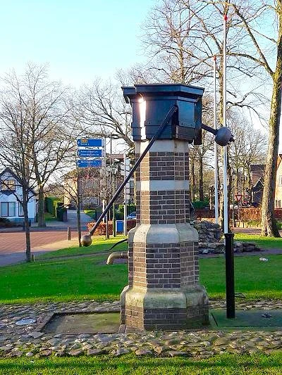 de oude waterpomp op de Putbrink in Garderen