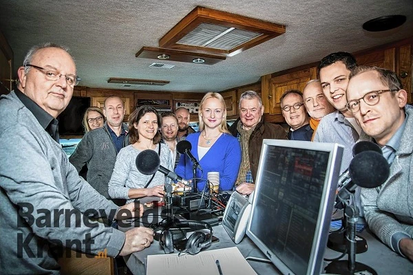 Verslag Barneveldse Krant n.a.v. het radiodebat Gelderland stemt in Barneveld
