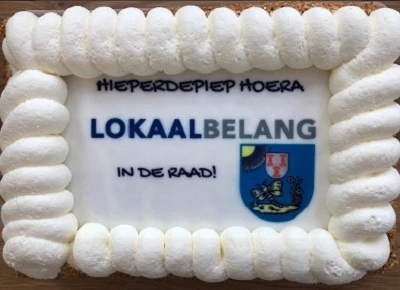 Taart op de eerste fractievergadering van Lokaal Belang