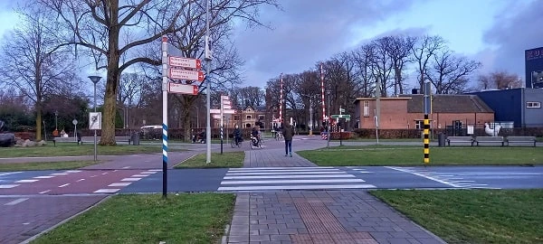 verbetering veiligheid oversteekplaatsen op de Kuntzelaan, mogelijk met verkeerslichten