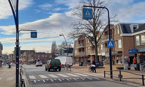 eenduidige verlichting boven zebrapaden zoals op de Hoofdstraat Voorthuizen