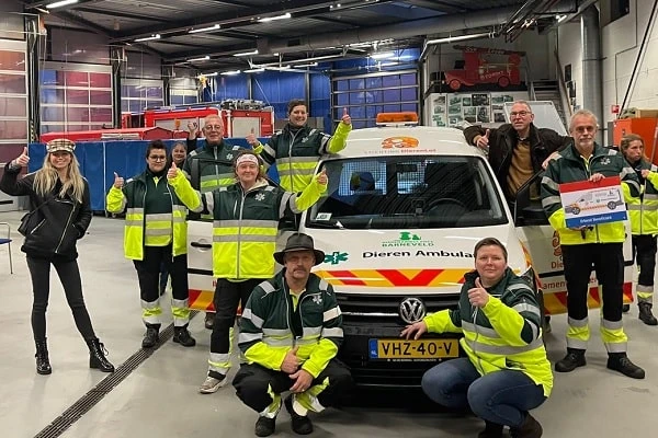 nieuwe dierenambulance Barneveld in gebruik genomen