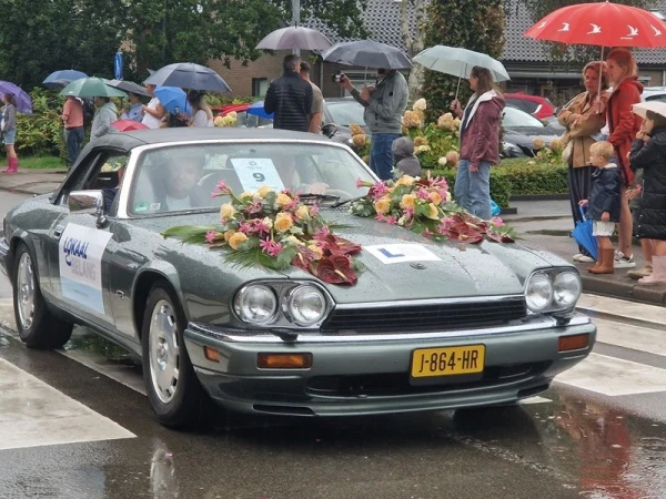 Deelname aan de Floralia auto Lokaal Belang