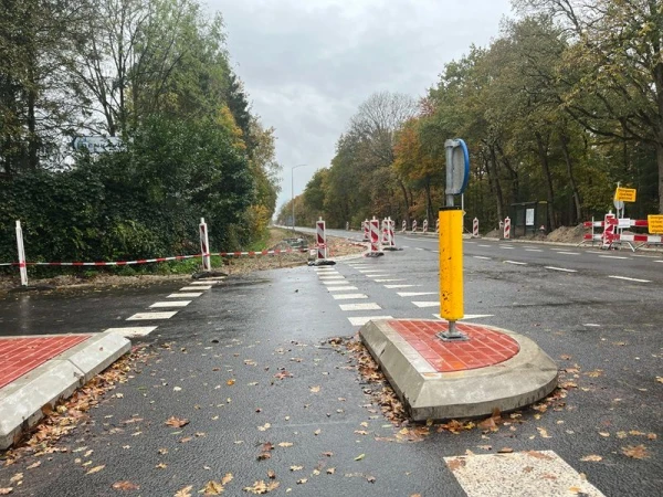 Apeldoornsestraat ter hoogte van kruising Tolnegenweg